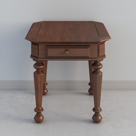 スコットランド高地の4本脚ベッドサイドテーブル
