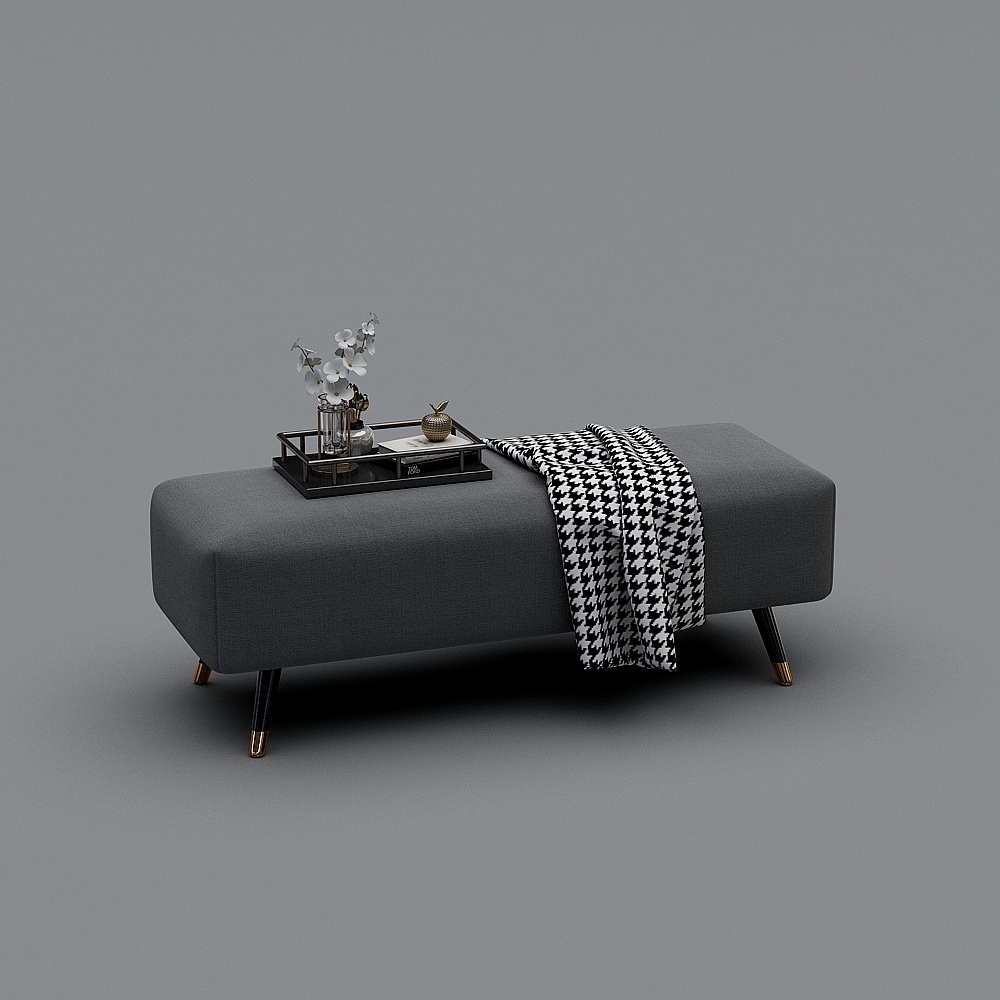 Скамейка в конце кровати