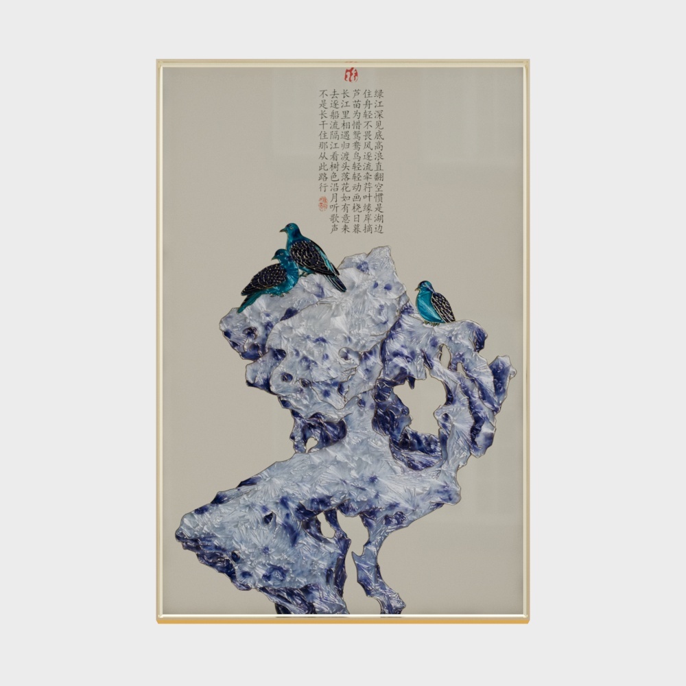 The whole house is equipped with paintings - colorful paintings - eight sides