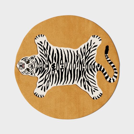 Realistic Low-Poly Tiger 3D Model on Golden Carpet