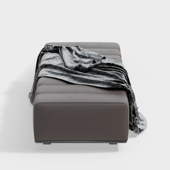 длинный стул с подушкой