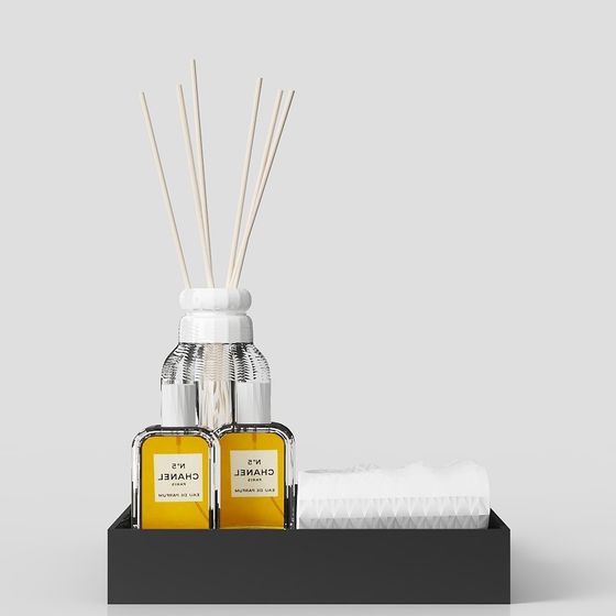 Elegant Aromatherapy Bottle 3D model