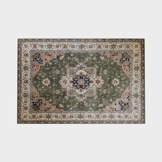 Traditional Persian Rug 3D model with Rich Detail
