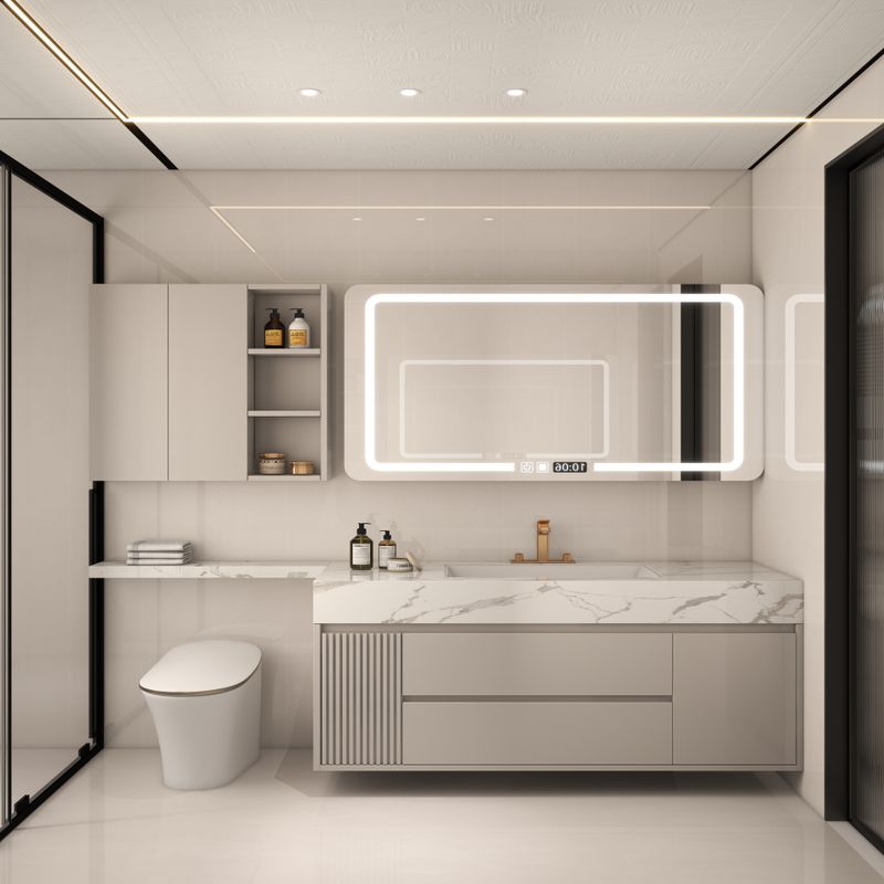 Modern White Bathroom with Elegant Design
