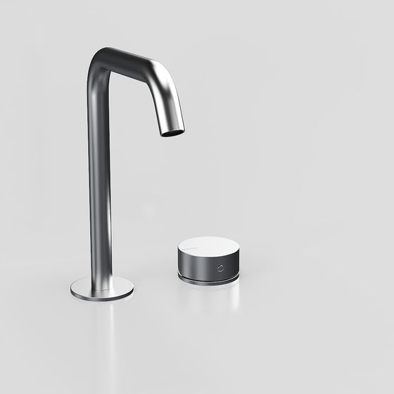 현대적인 금속 수전