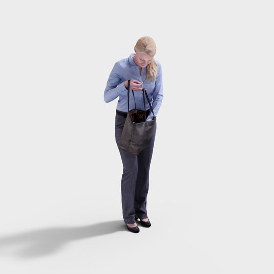 Женщина, ищущая что-то в сумке