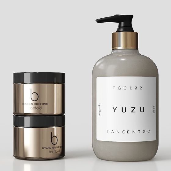 Produits de toilette pour salle de bain