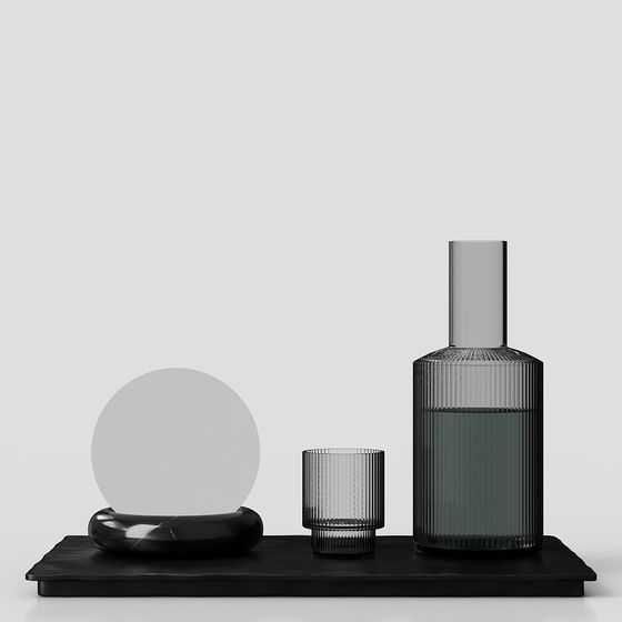 Такой выставленный вазы