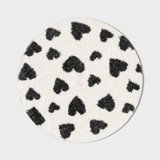 Heartfelt Carpet Low-Poly 3D Model