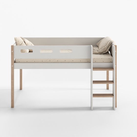 Cama media-alta con escalera