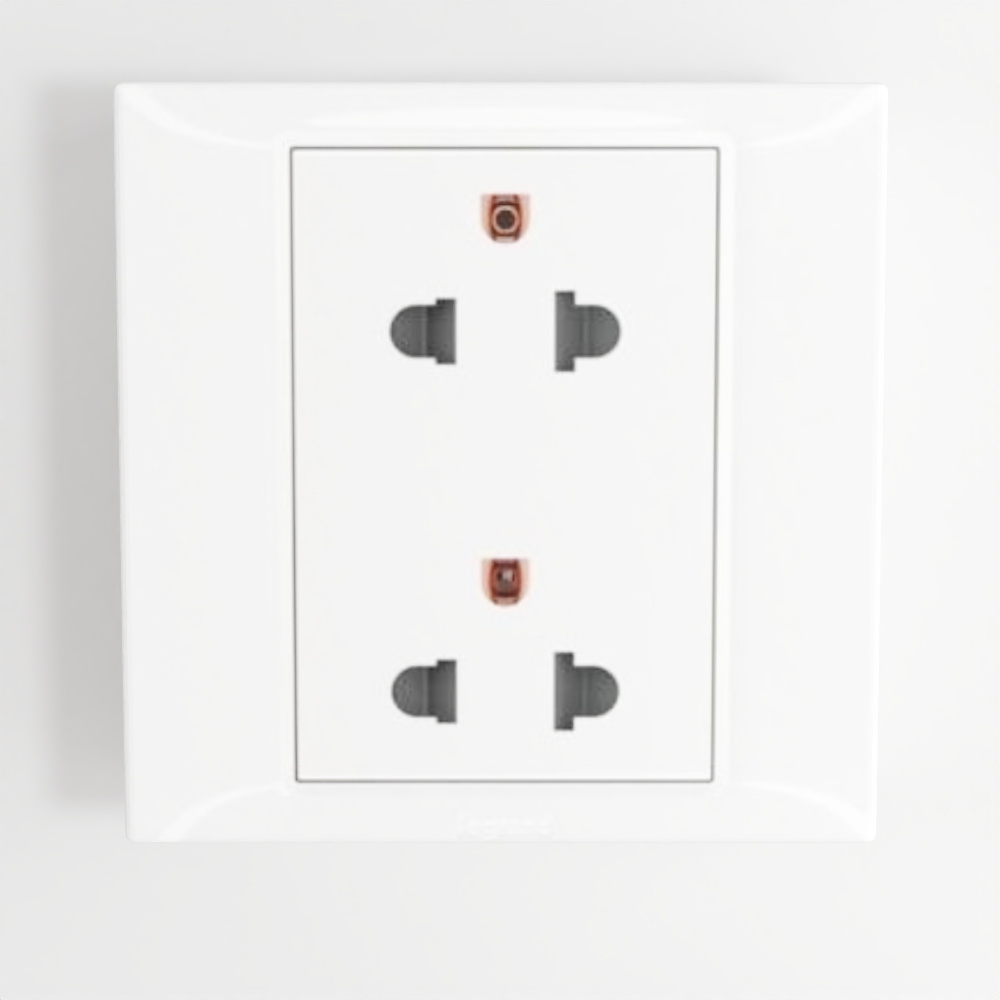 US Socket Outlet with Earth - White