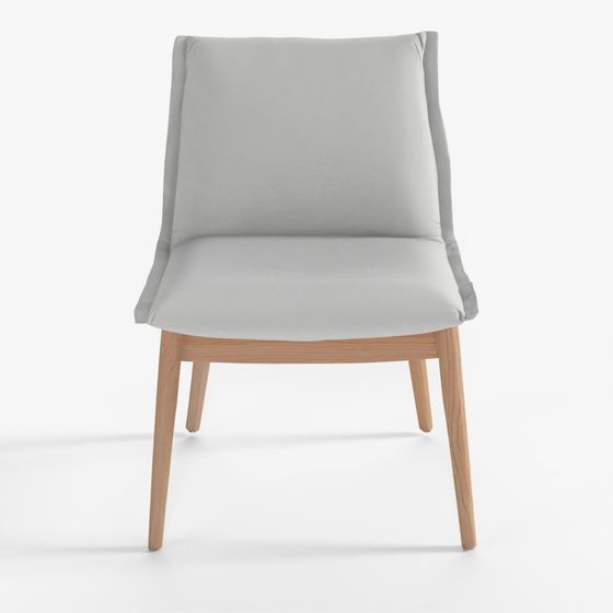 E004 Embrace Chair